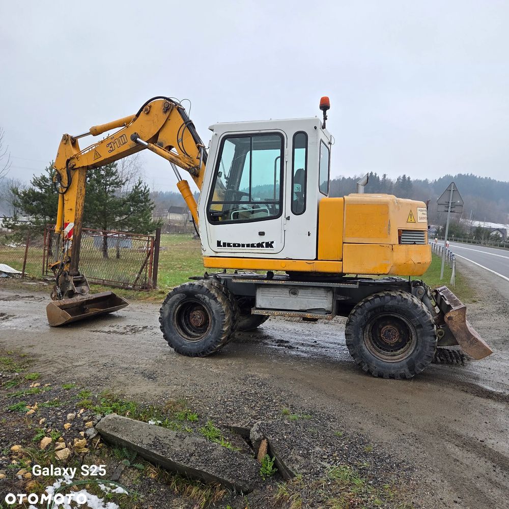 Liebherr 310 - 2