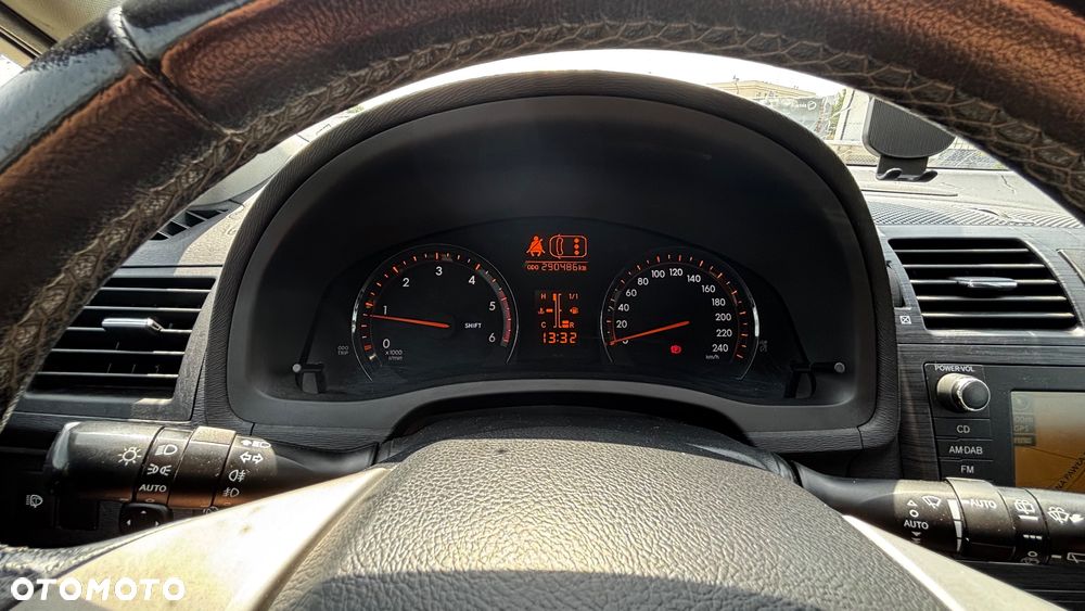 Toyota Avensis 2.2 D-CAT Premium - 6