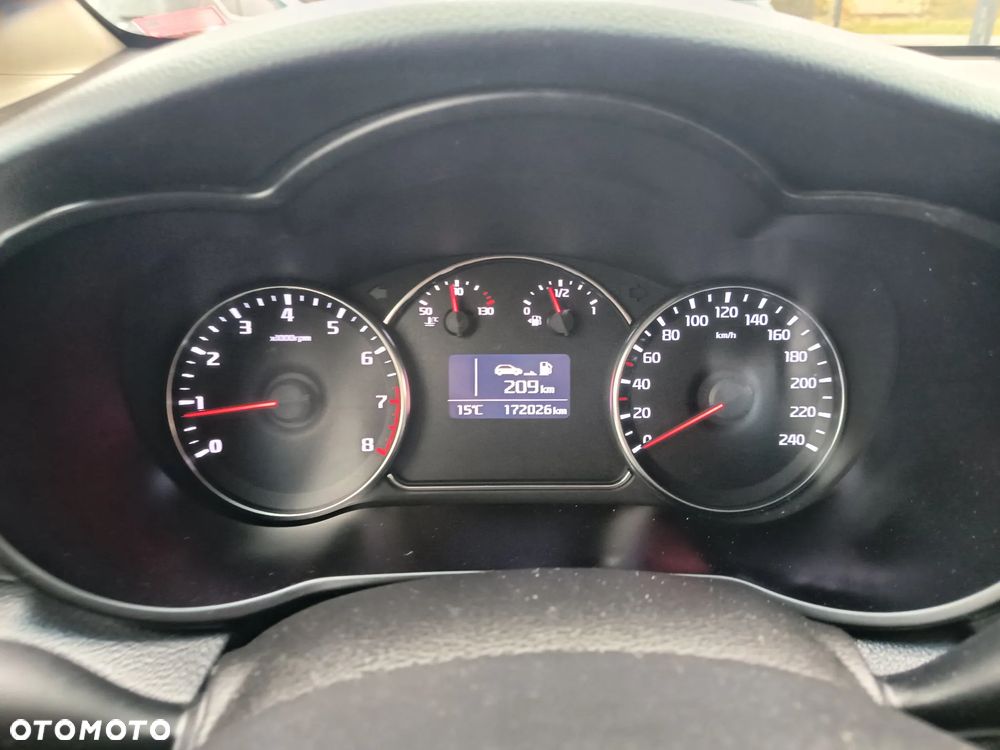 Kia Carens 1.6 GDI Fifa World Cup Edition - 22