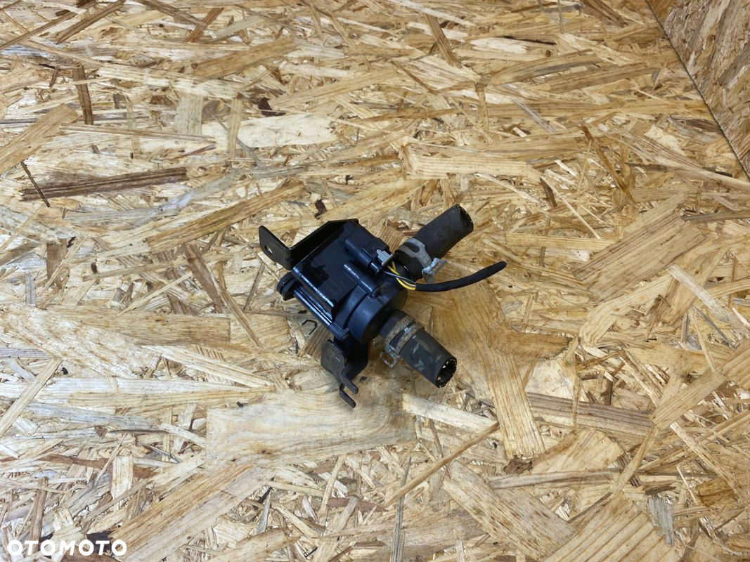 DODATKOWA POMPA WODY FORD FIESTA MK8 PUMA MK2 GN11-8K577-AA - 3