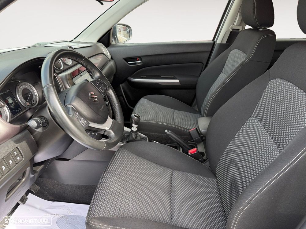 Suzuki Vitara 1.4T GLX Mild Hybrid - 9
