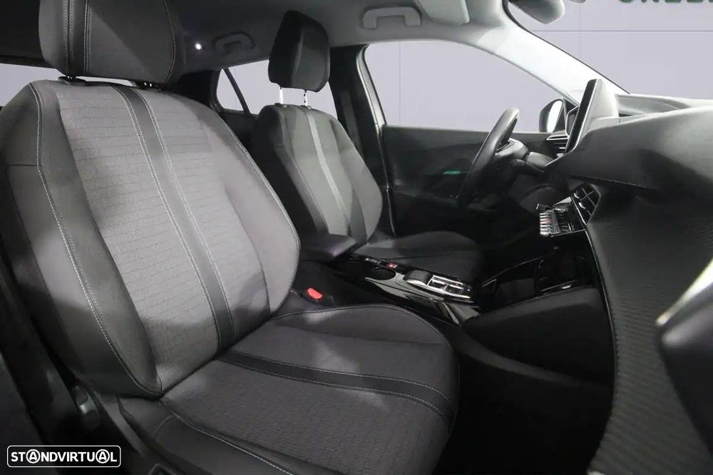 Peugeot e-2008 50 kWh Active - 11