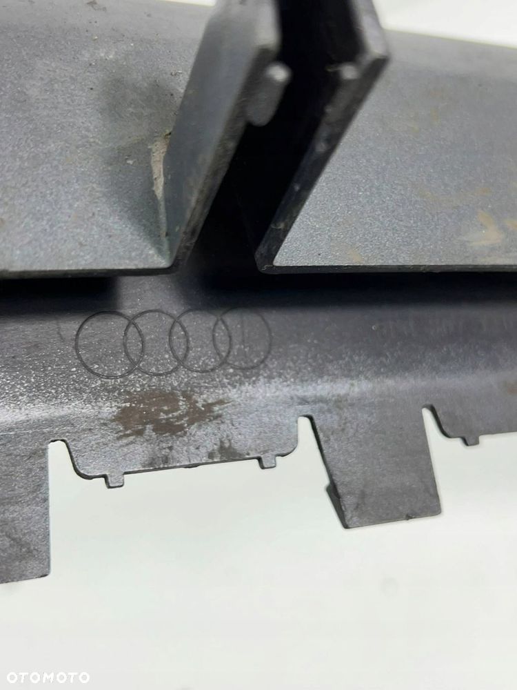 8P0807110E Dokładka zderzaka przedniego Audi A3 S3 8P PRZÓD LZ9Y - 9