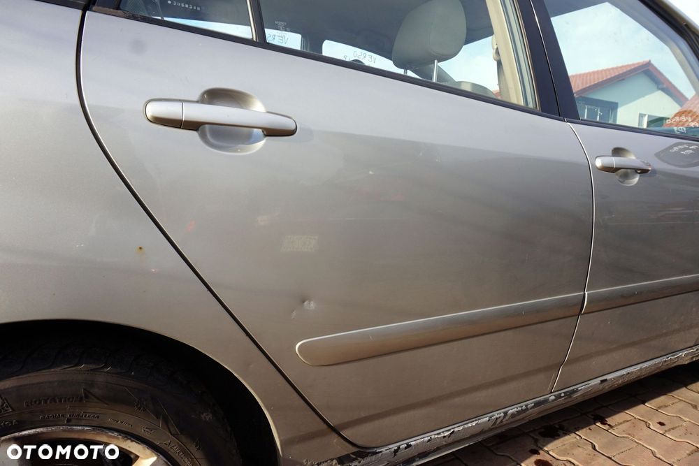 DRZWI TYLNE PRAWE COROLLA VERSO I E12 1D9  SREBRNY TOYOTA 2001-2004 - 2