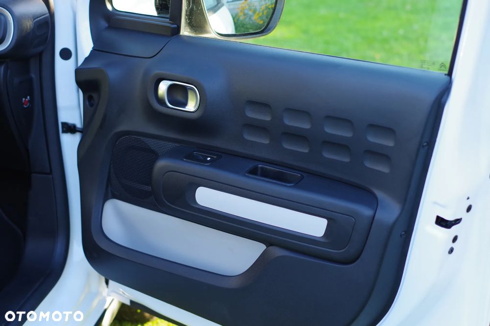 Citroën C3 BlueHDi 100 S&S PLUS - 33
