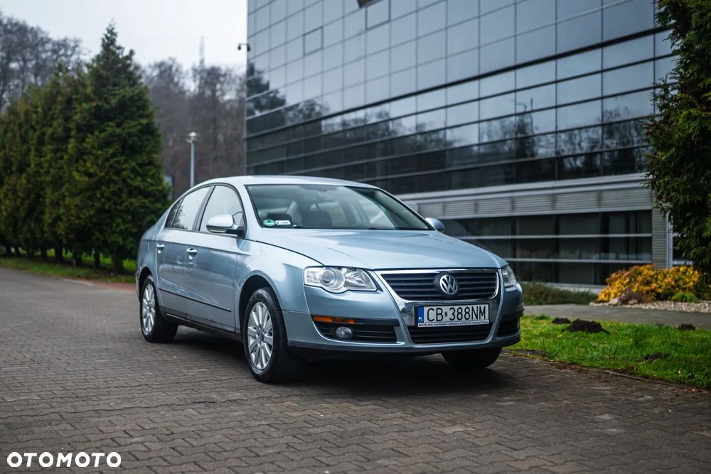 Volkswagen Passat 1.6 FSI Comfortline - 15