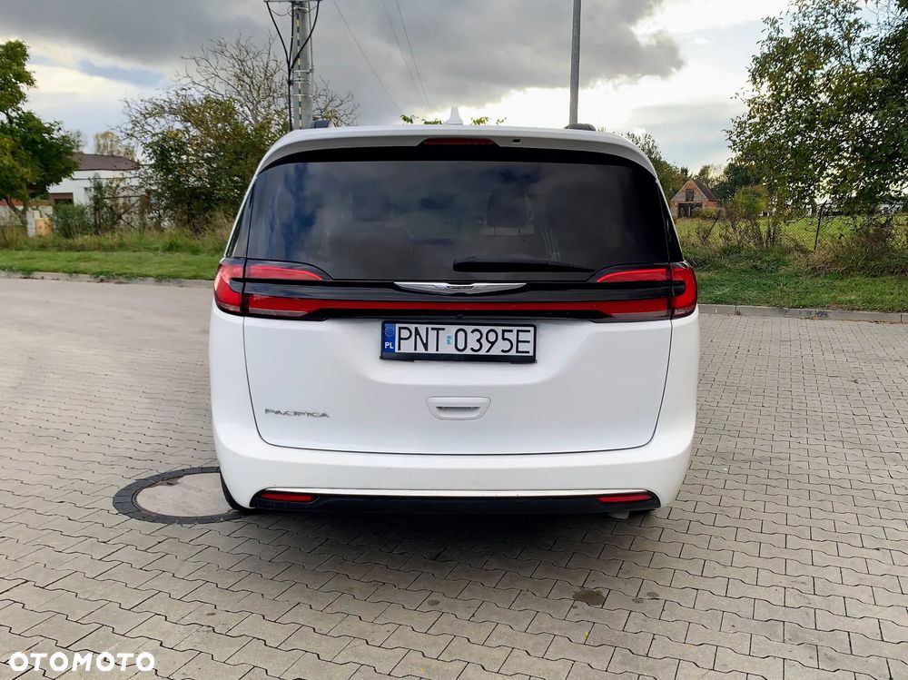 Chrysler Pacifica - 5