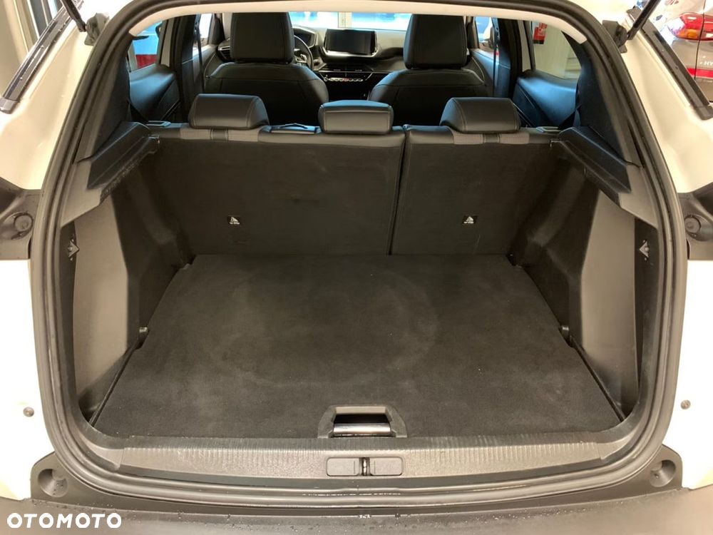 Peugeot 2008 BlueHDi 130 EAT8 Allure - 22