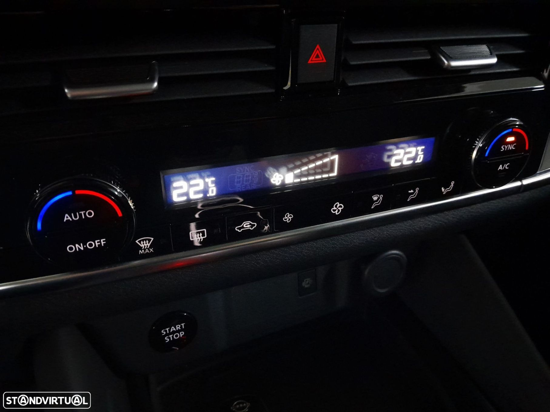 Nissan Qashqai 1.3 DIG-T N-Connecta LED - 11