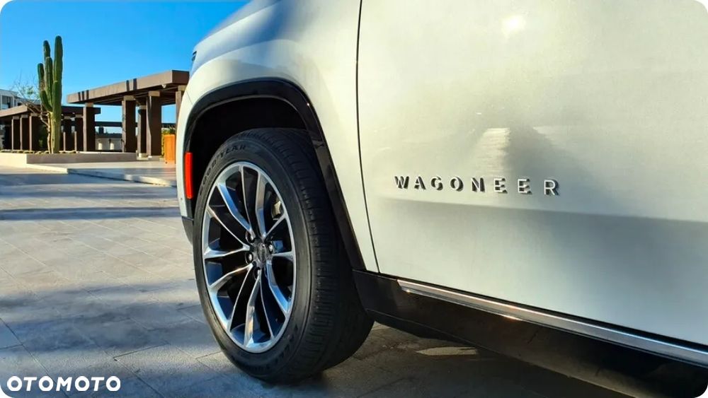 Jeep Wagoneer - 5