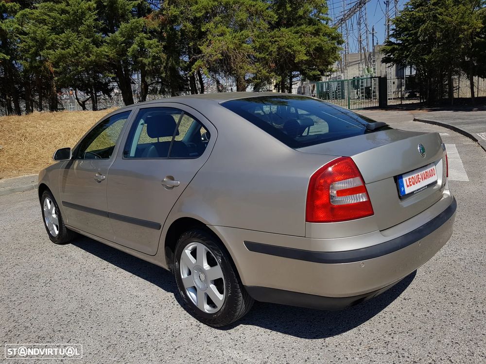 Skoda Octavia 1.6 Elegance - 4