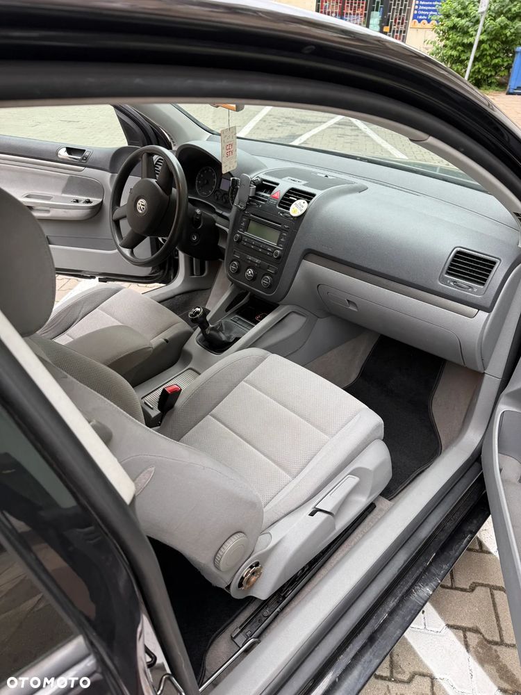 Volkswagen Golf 1.6 FSI Comfortline - 17
