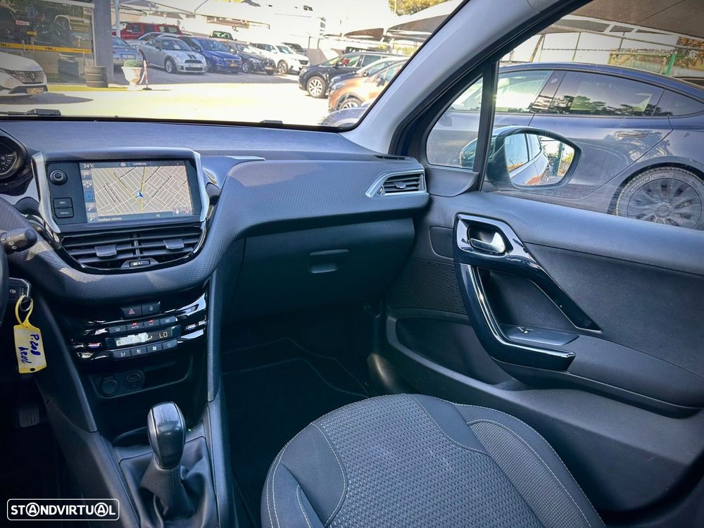 Peugeot 208 1.2 VTi Allure - 12