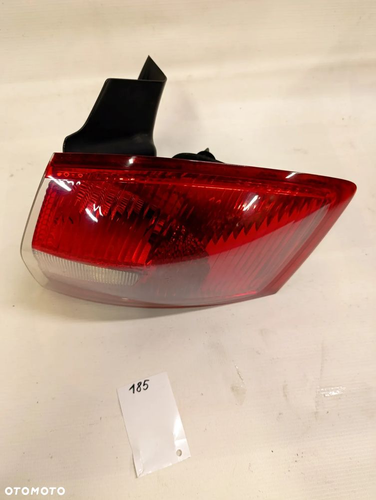 KUGA MK1 LAMPA PRAWA TYLNA TYŁ W BŁOTNIK - 3