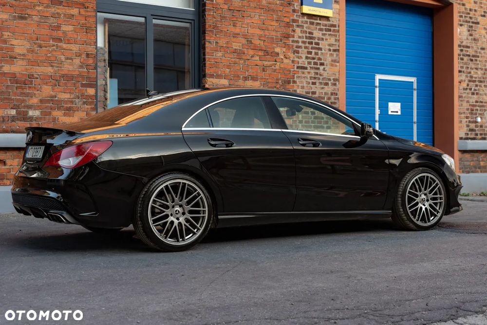 Mercedes-Benz CLA 250 4Matic 7G-DCT AMG Line - 12