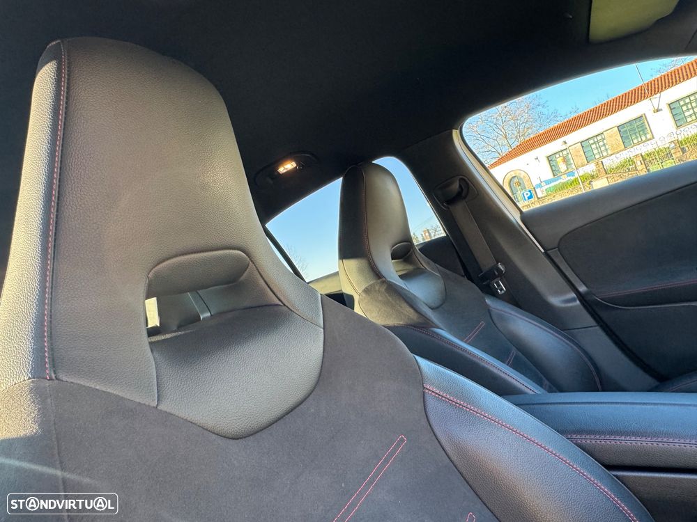 Mercedes-Benz A 180 7G-DCT AMG Line - 17