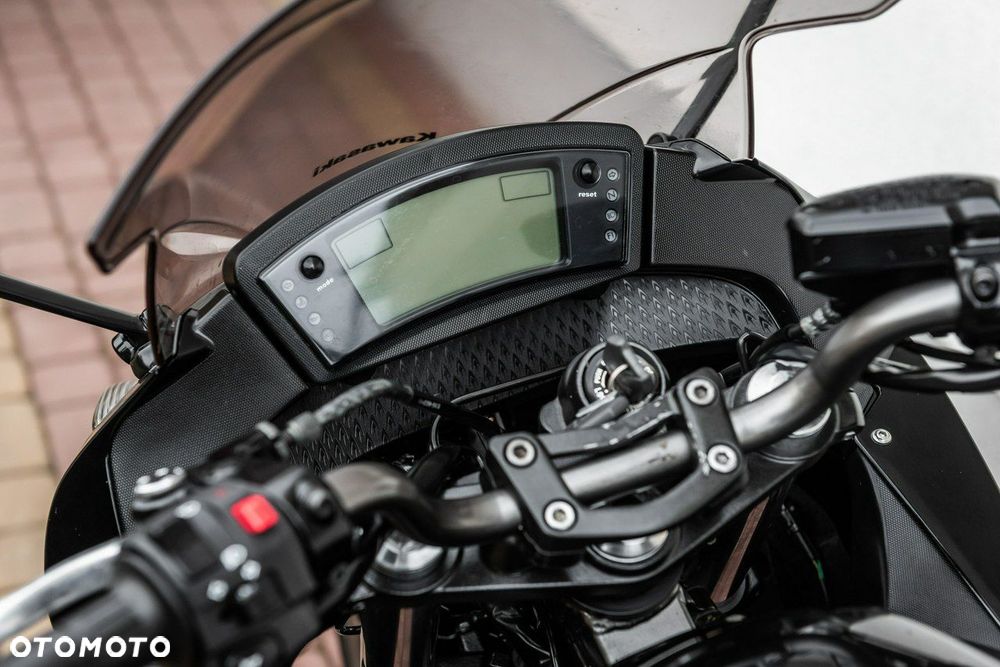 Kawasaki ER - 9