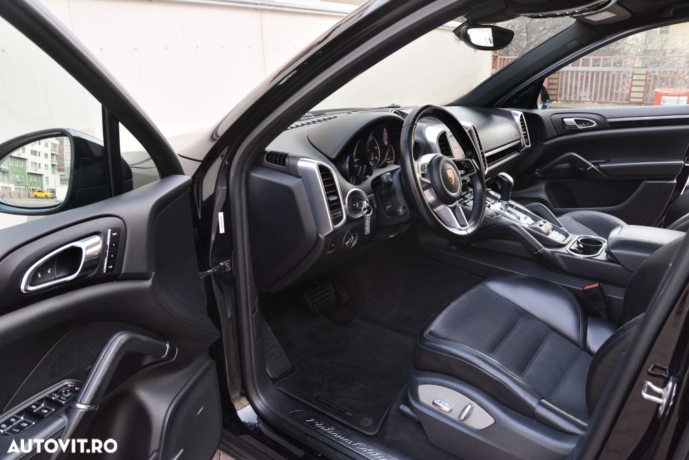 Porsche Cayenne Platinum Edition - 12