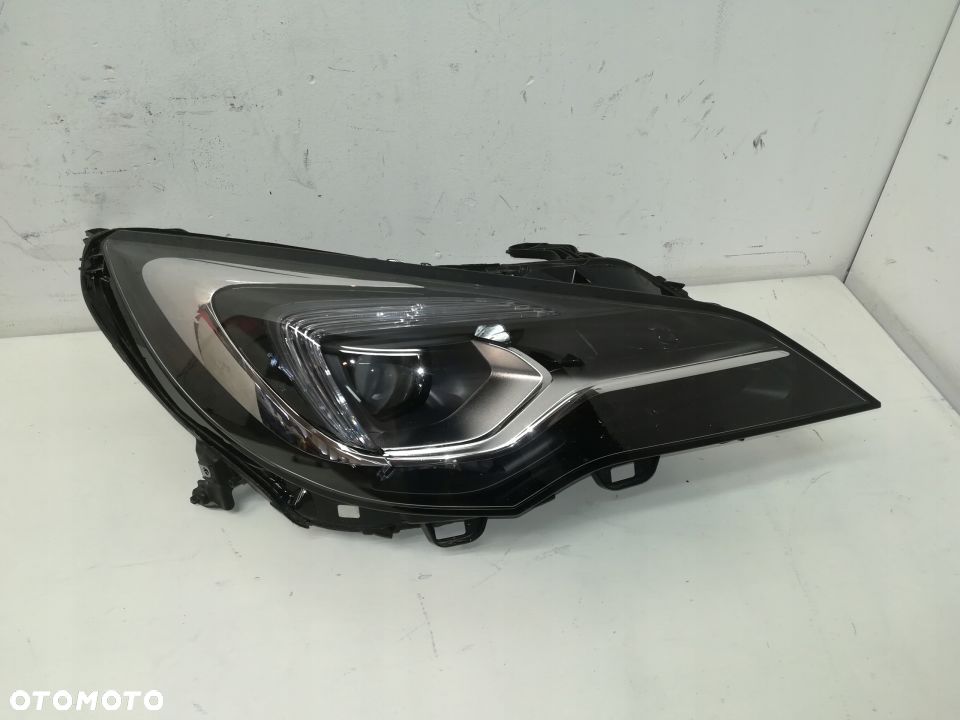 Opel Astra K V lampa prawa przód Full Led