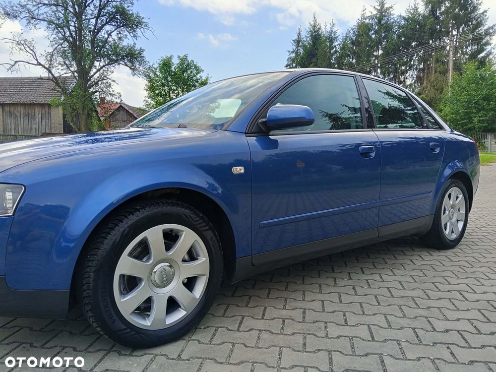 Audi A4 Limousine - 5