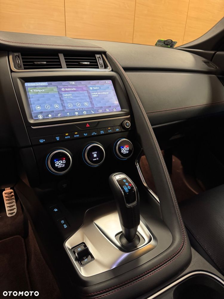 Jaguar E-Pace 2.0 i4P AWD R-Dynamic - 20