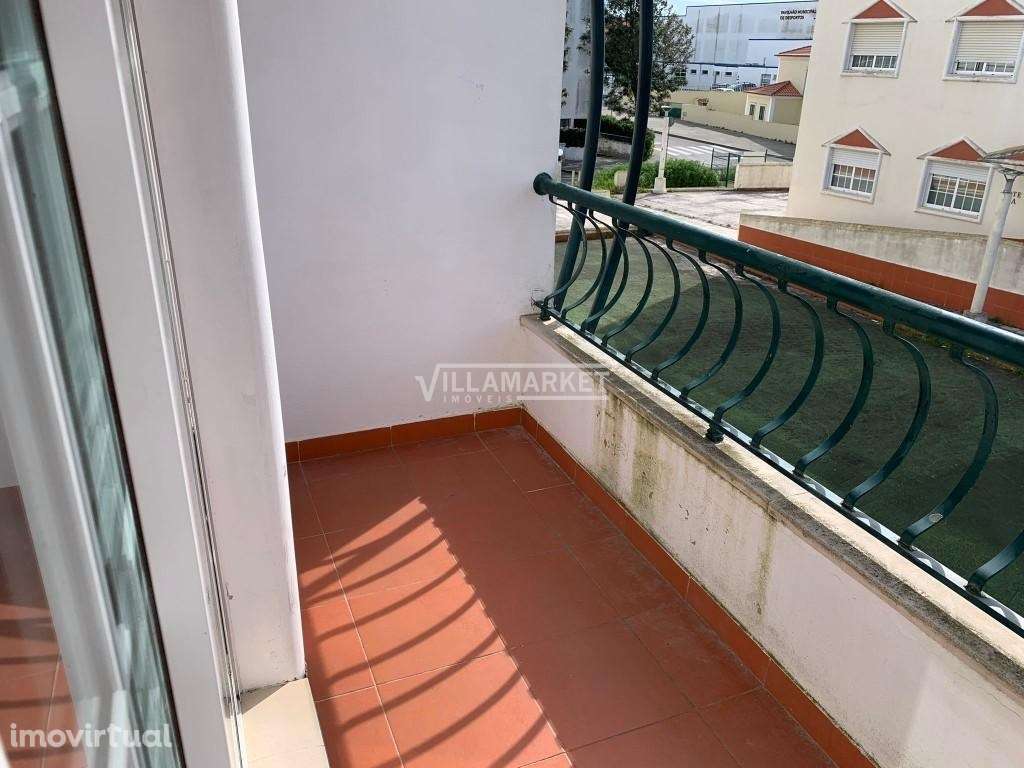 Apartamento T3 da banca inserido na Urbanização Cerrado dos Ciprestes - Grande imagem: 4/15