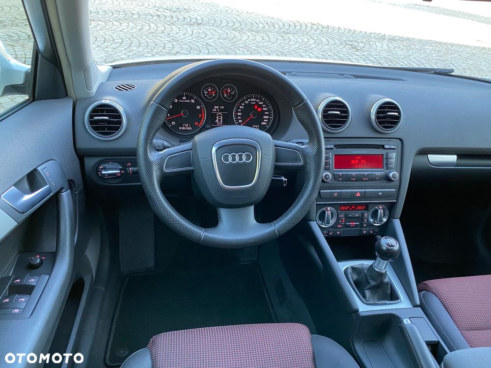 Audi A3 Sportback 1.4 TFSI Ambiente - 16
