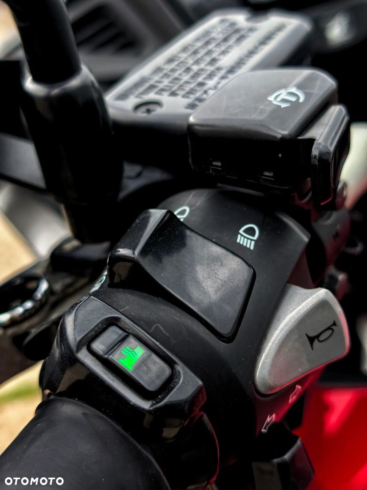 Honda VFR - 10
