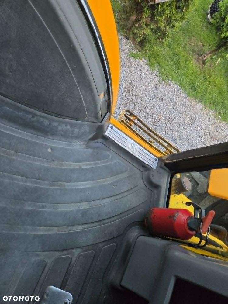 JCB 3CX - 16