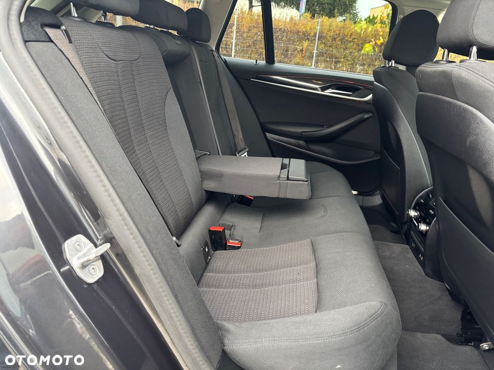 BMW Seria 5 520d mHEV - 17