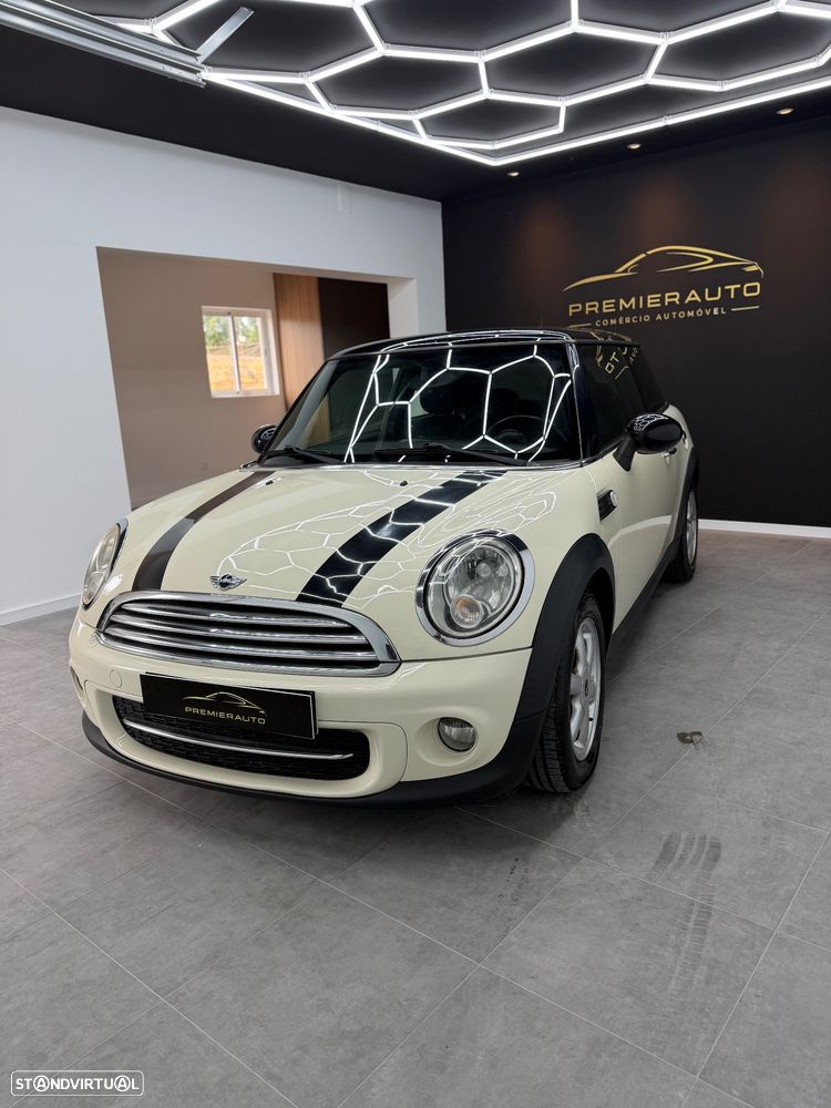 MINI 3 Portas Cooper D - 1