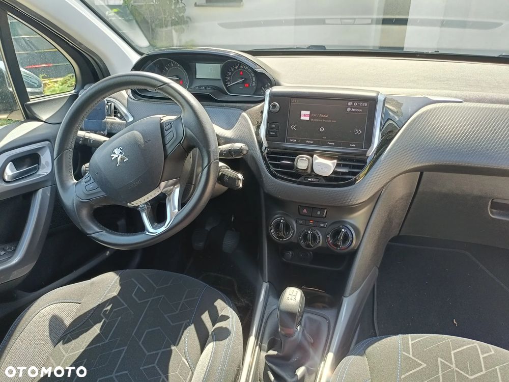 Peugeot 2008 1.2 Pure Tech Style - 3