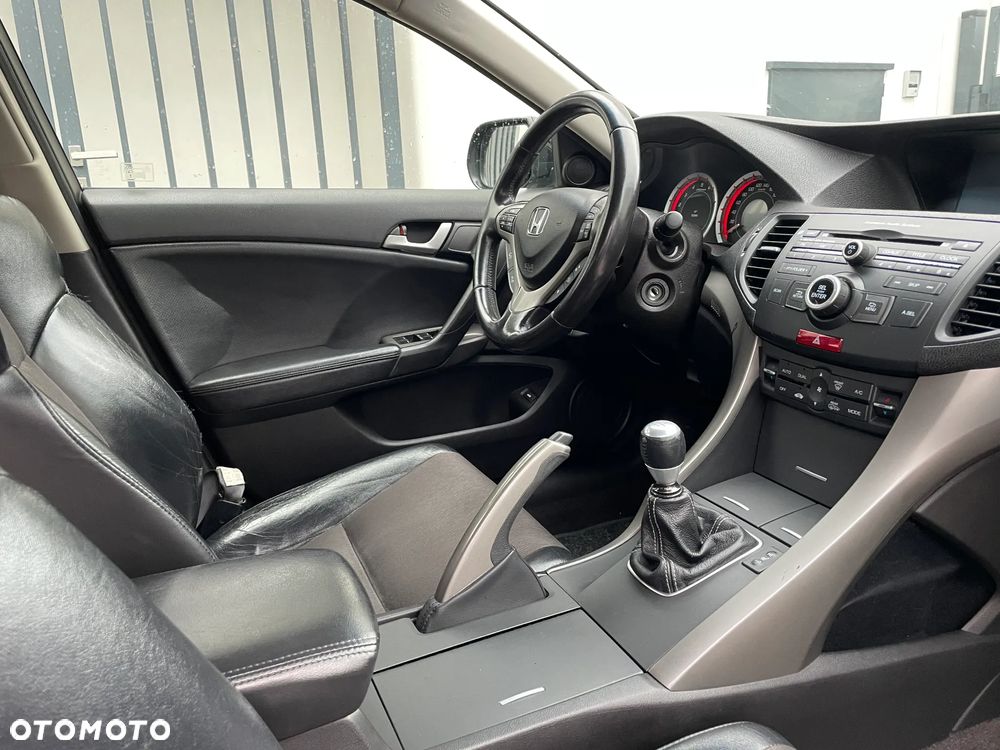 Honda Accord ver-2-4-type--s-navi - 10