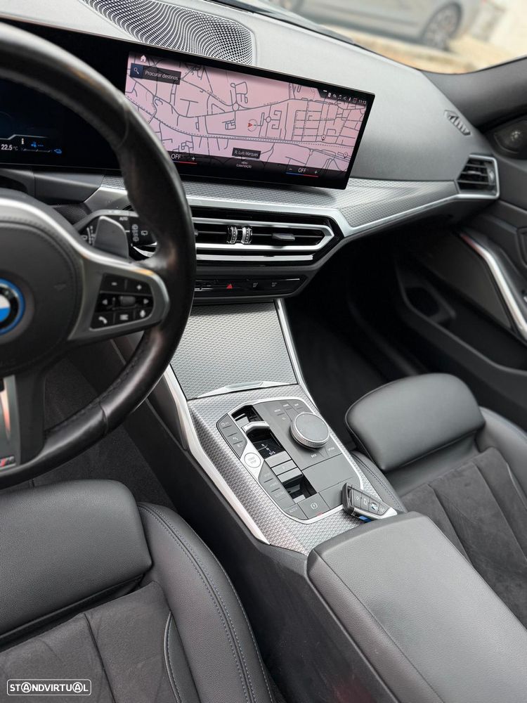 BMW 330 - 13