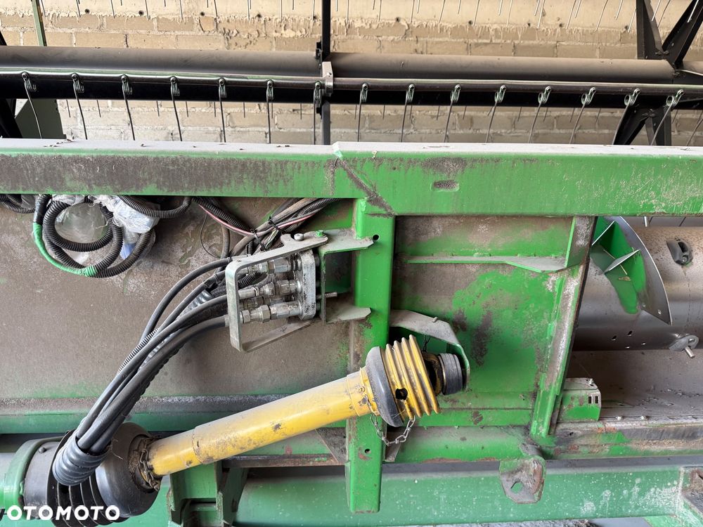 John Deere W650 - 12