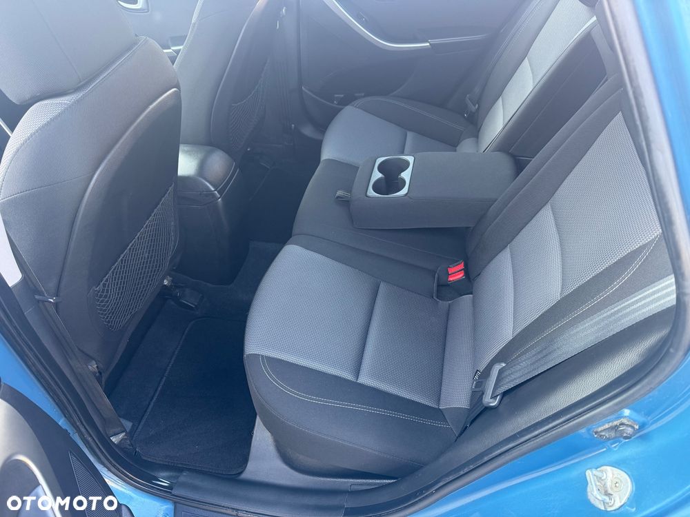 Hyundai i30 blue Kombi 1.6 CRDi YES Gold - 15
