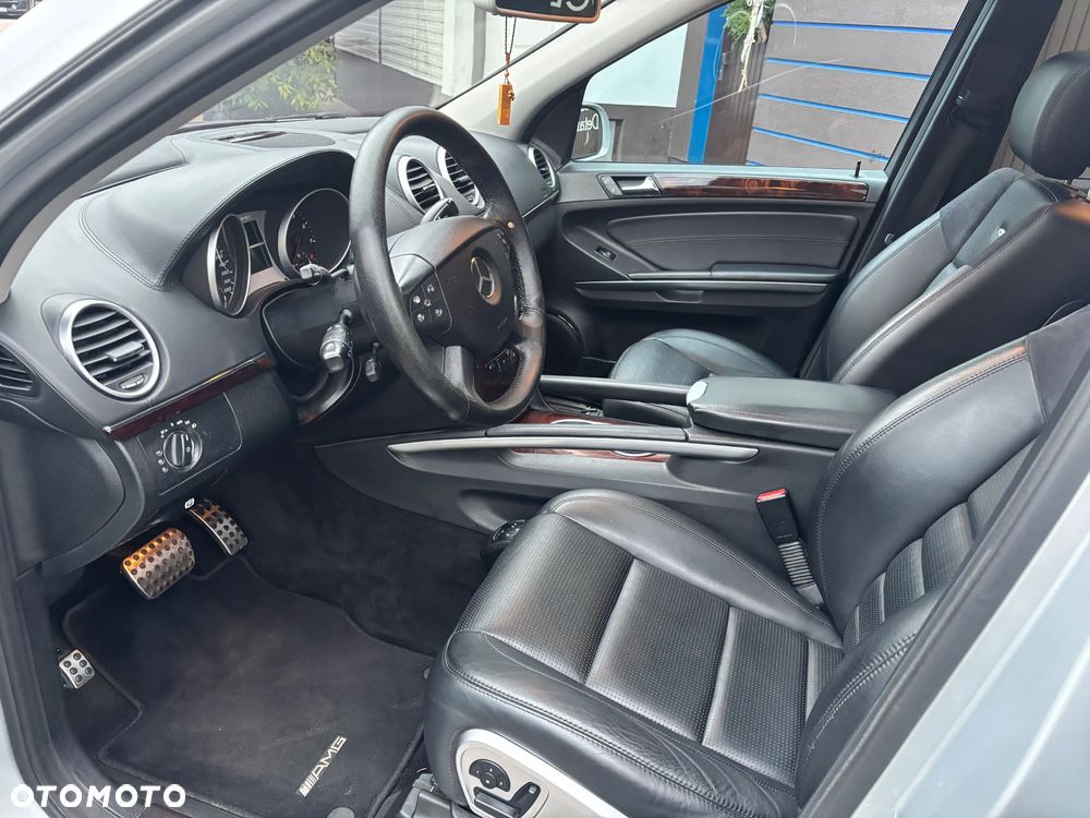 Mercedes-Benz ML 63 AMG 4-Matic - 16