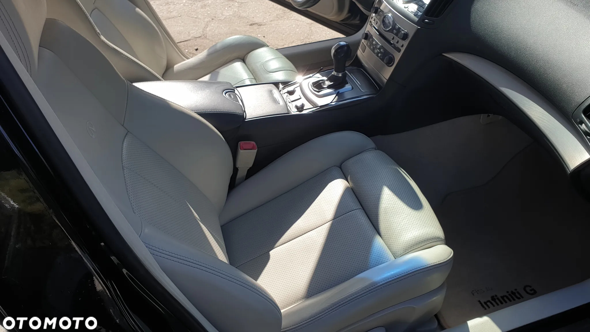 Infiniti G G37 GT Premium AWD - 25