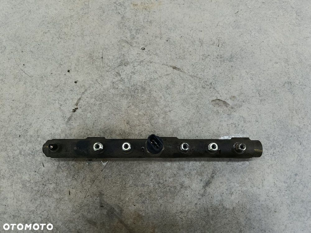 LISTWA WTRYSKOWA DIESEL KIA SORENTO I 31400-4A010 0445214061 BOSCH 2.5 CRDI - 8