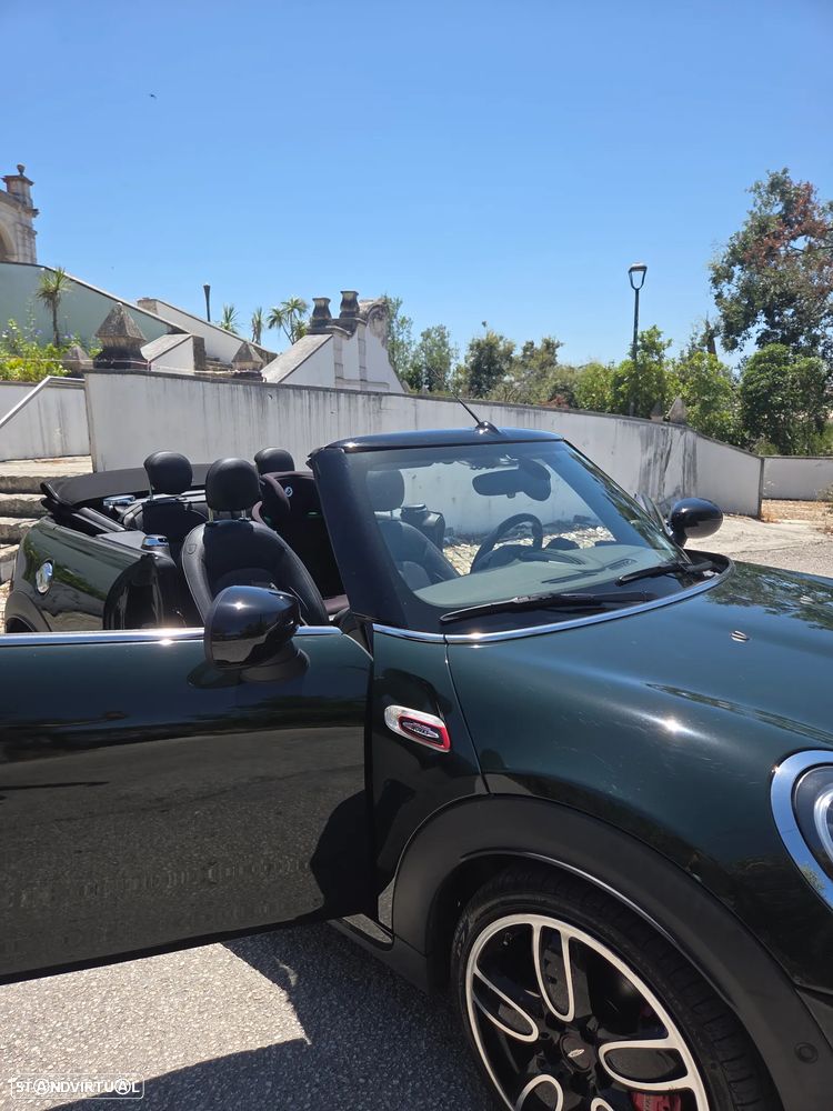 MINI Cabrio John Cooper Works - 12