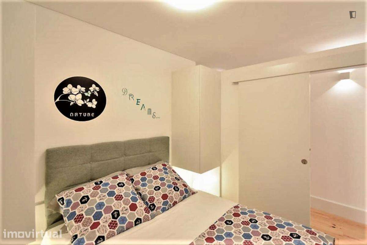 Apartamento com 1 quartos - localizado em Santo Ildefonso Porto - Grande imagem: 2/17
