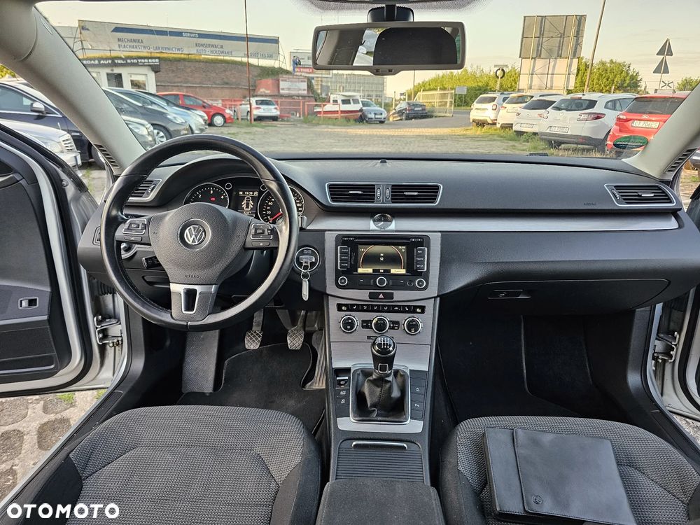 Volkswagen Passat - 16
