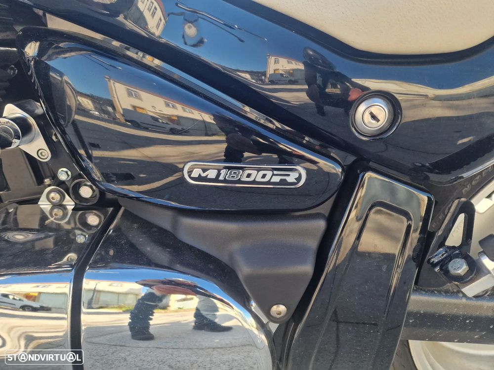 Suzuki Intruder M 1800R - 7