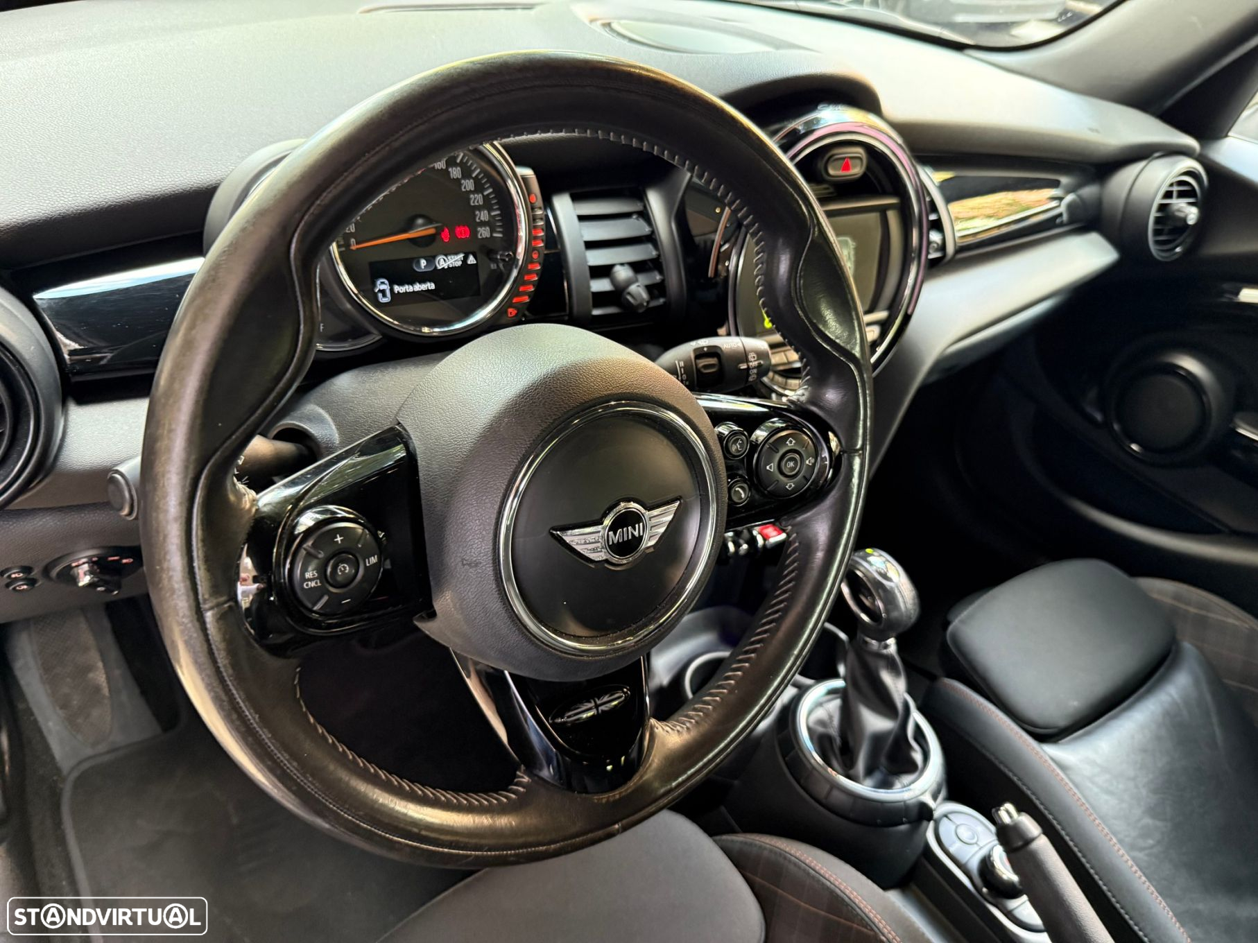 MINI 5 Portas Cooper D Auto - 14