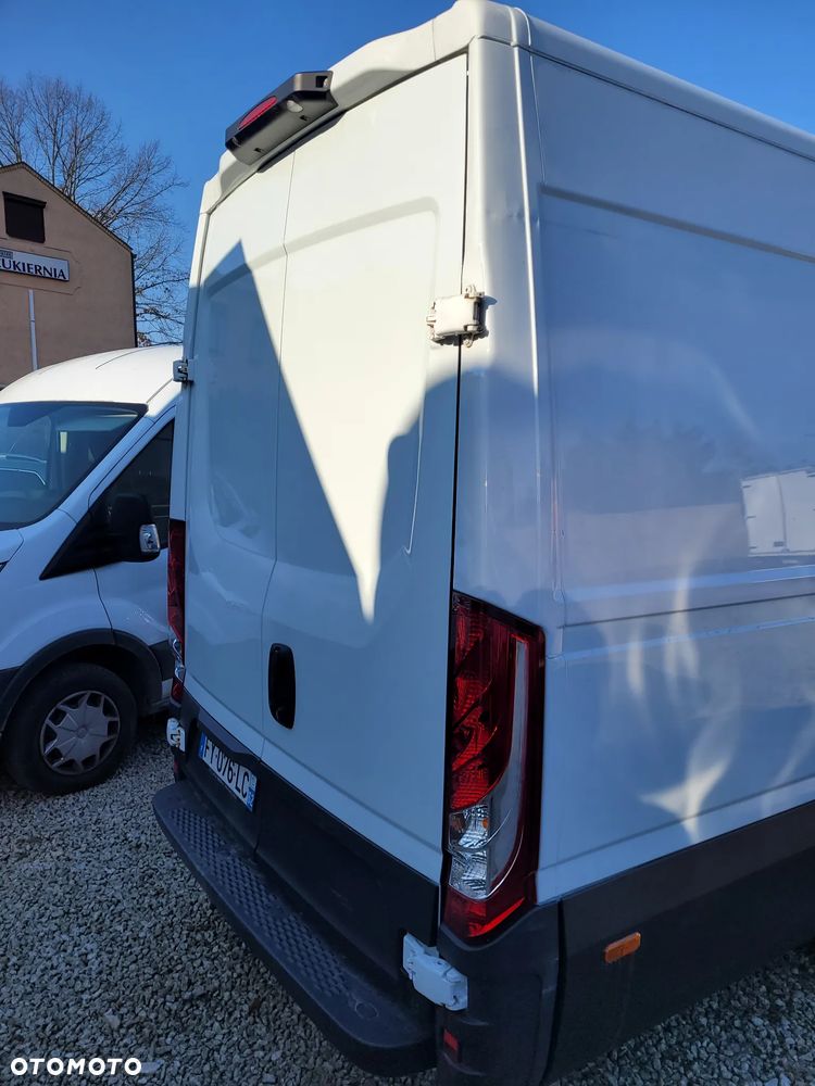Iveco 35s18 - 11