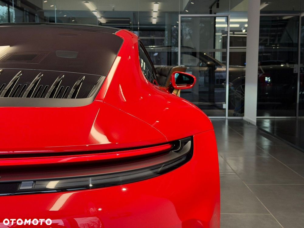 Porsche 911 Carrera - 9