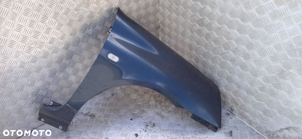 Błotnik prawy przedni Renault Clio II kod lakieru 903 - 3