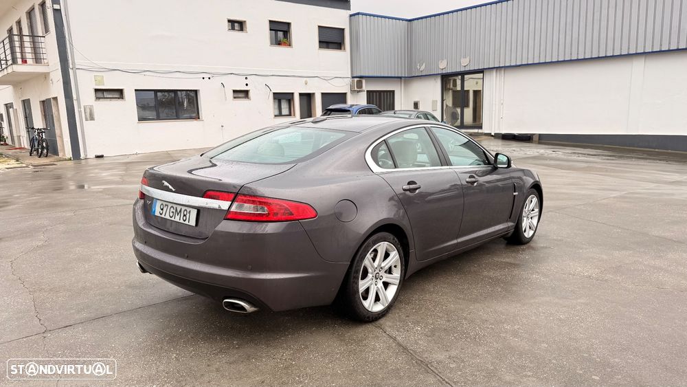 Jaguar XF 2.7 D V6 Premium Luxury - 5