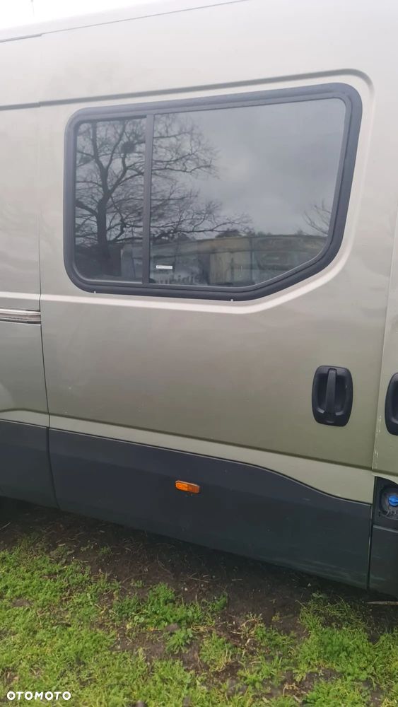 Iveco daili 3.0 23 rok drzwi przesuwne prawe