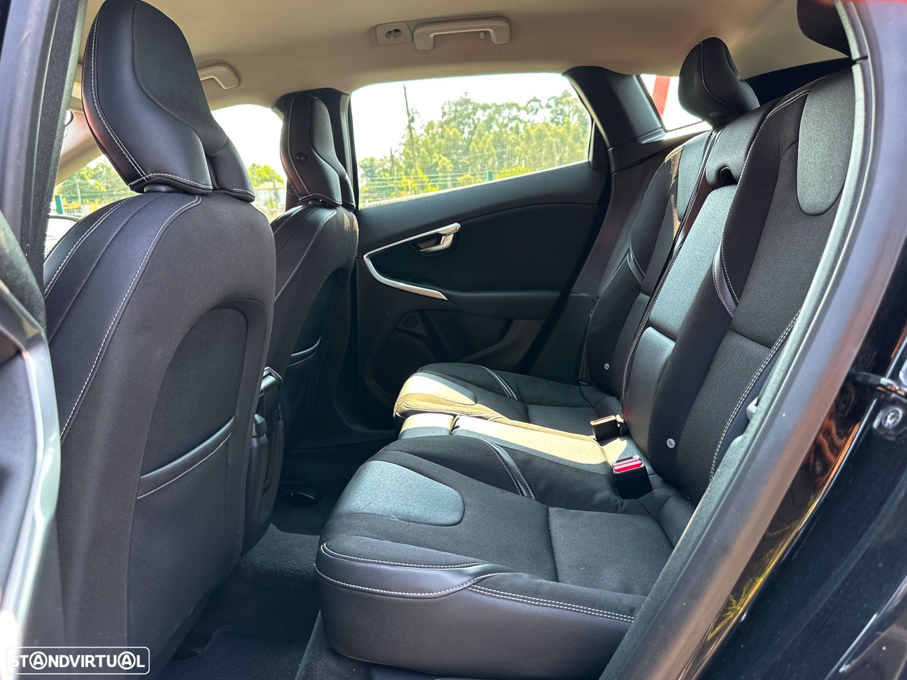 Volvo V40 1.6 D2 Momentum - 14